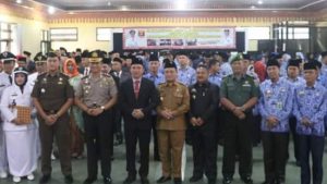 Bupati Parosil Mabsus Lantik  237 Pejabat Pemkab Lambar