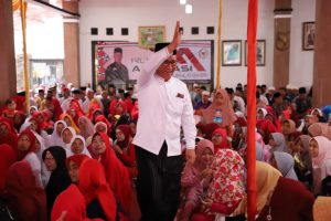Undang Ustadz Solmed, Mukhlis Basri Gelar Pengajian di Kampung Halaman