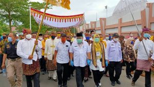 Ribuan Elemen Masyarakat, Kawal Pasangan Tony – Antoni Daftar Ke KPU Lampung Selatan