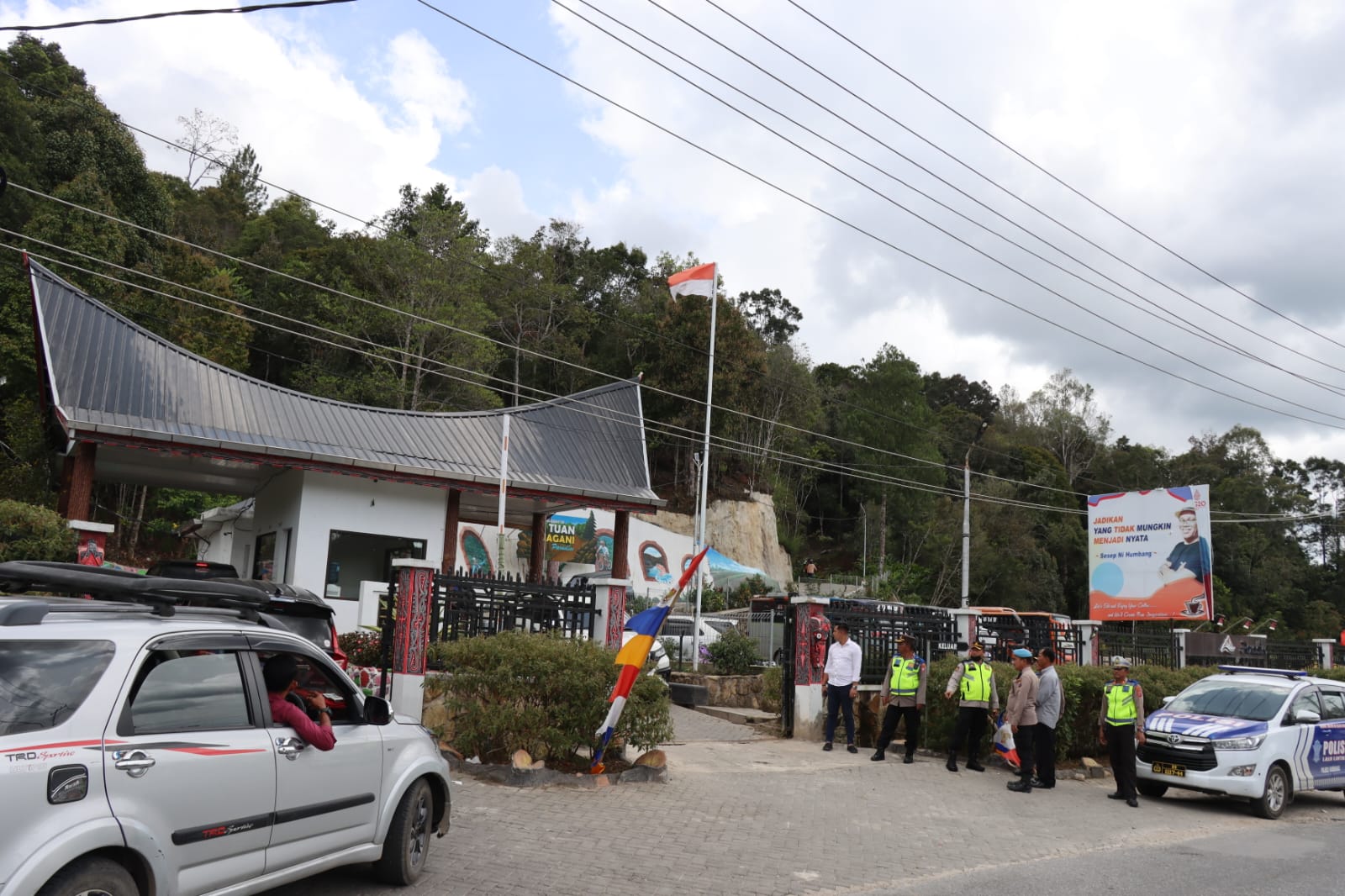 Pasca Perayaan Tahun Baru 2023, Kapolres Humbahas Monitoring Pengamanan di Objek Wisata.