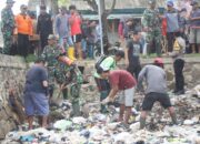 Antisipasi Bencana Banjir, Kodim 0421/LS Bersama Masyarakat Bersihkan Saluran Air