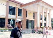 Istri baru pisah 3 Bulan, Diduga Kawin Dengan Oknum Kades. Hakim PA Kalianda Berani Vonis Verstek