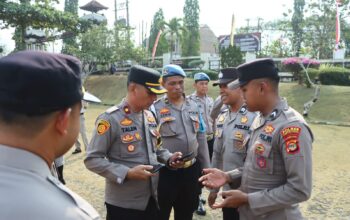 Antisipasi Judol, Wakapolres Lampung Utara Periksa HP Personel