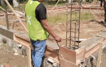 Proyek Program revitalisasi sekolah terdampak bencana senilai 2,975 Milyard terindikasi menyalahi aturan. Ketua LSM Garuda DPW Sumbar Bj. Rahmat Harus diusut tuntas yang berwenang