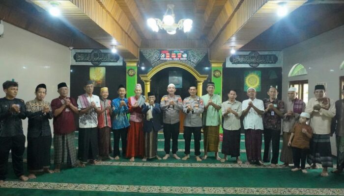 Waka polres Lampung Utara Gelar Jumat Keliling, Ajak Masyarakat Bersinergi Jaga Kamtibmas